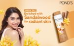 Ponds Sandal Radiance Talcum powder 50g - Image 3